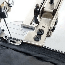 Load image into Gallery viewer, Trouble-free Positioning Zipper Footer
